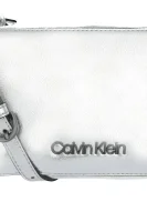 Дамска чанта за рамо Calvin Klein сребърен