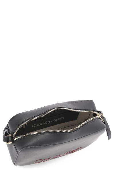 Дамска чанта за рамо POP Calvin Klein черен