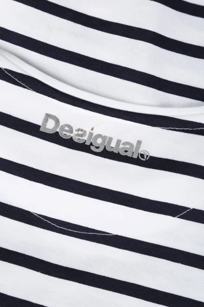 Тениска | Regular Fit Desigual бял