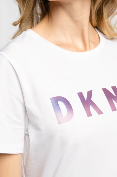Тениска OMBRE LOGO | Regular Fit DKNY бял