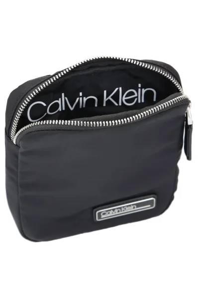 Репортерска чанта primary mini Calvin Klein черен